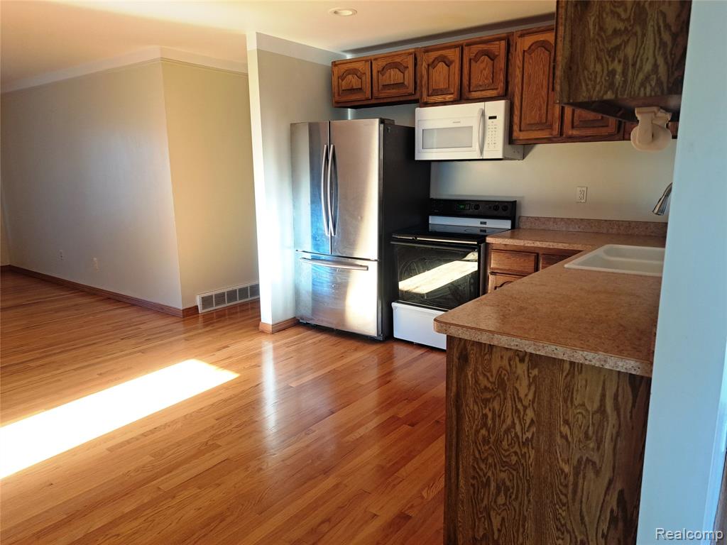 4061 Stanley Avenue, Allen Park, MI 48101 — Photo 7