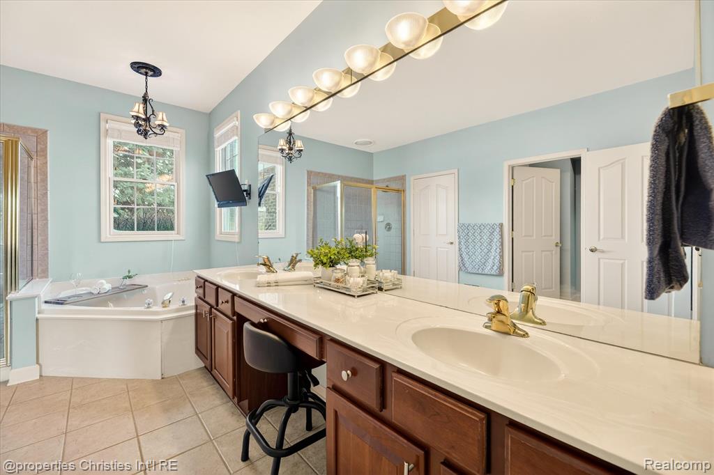 16224 Oak Forest Court W, Northville, MI 48168 — Photo 33