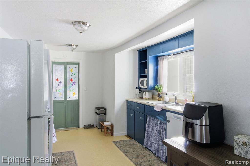 324 E Center Street, Petersburg, MI 49270 — Photo 4