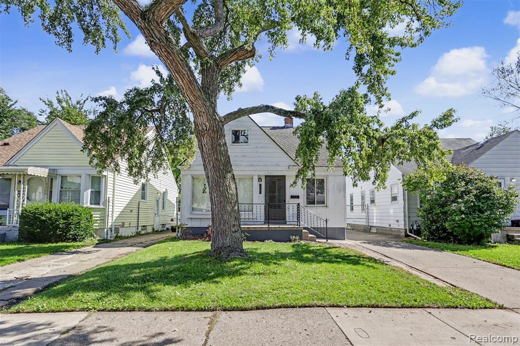 6436 Grandville Avenue, Detroit, MI 48228