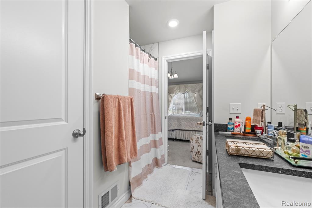 13704 Chester Court, Belleville, MI 48111 — Photo 24