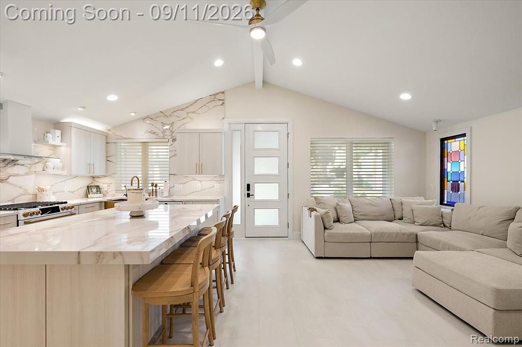 523 Renshaw Street - Photo 4