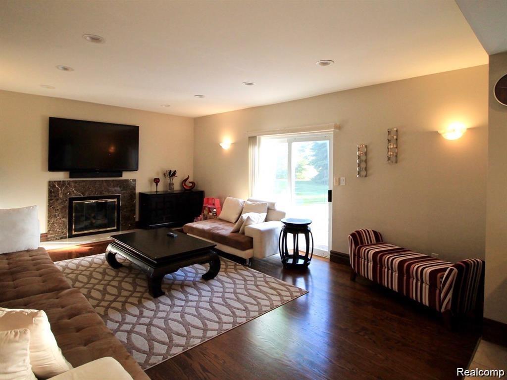 5363 English Drive, Troy, MI 48085 — Photo 17