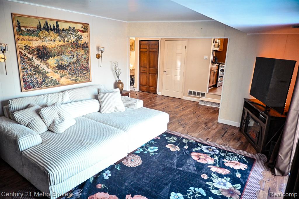 433 Dutch Mill Drive, Flushing, MI 48433 — Photo 15