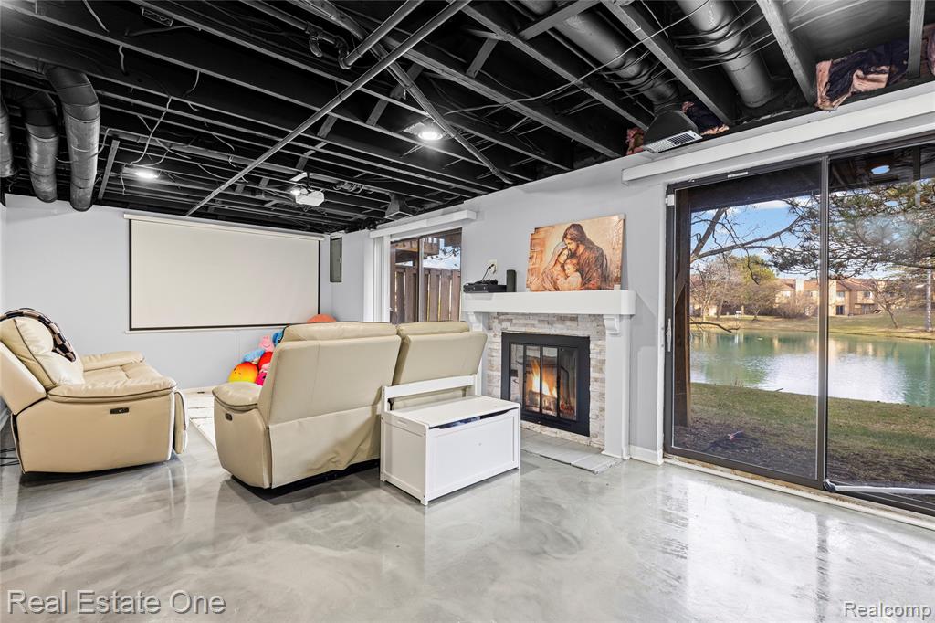 5273 Wright Way E, West Bloomfield, MI — Photo 48