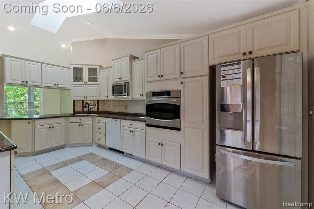 7348 Meadowridge Circle, West Bloomfield, MI — Photo 17
