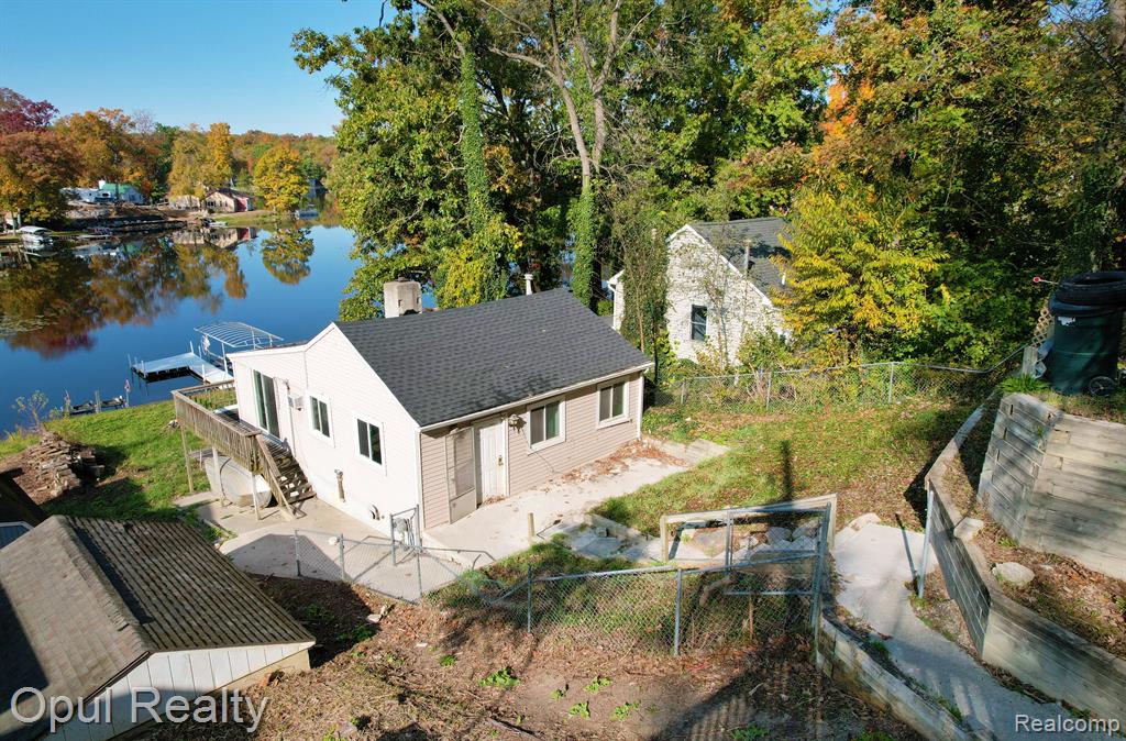 11646 WEIMAN Drive, Pinckney, MI 48169 — Photo 4