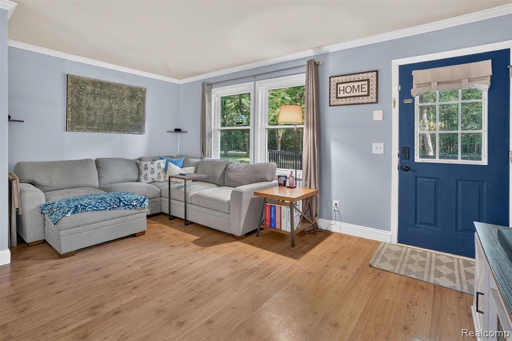 8696 Sargent Road, Fowlerville, MI 48836 — Photo 5