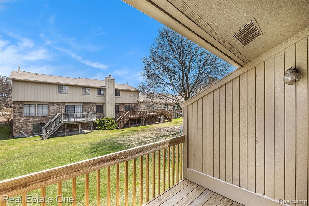 4046 FOXPOINTE Drive, Unit 131, West Bloomfield, MI 48323 — Photo 24