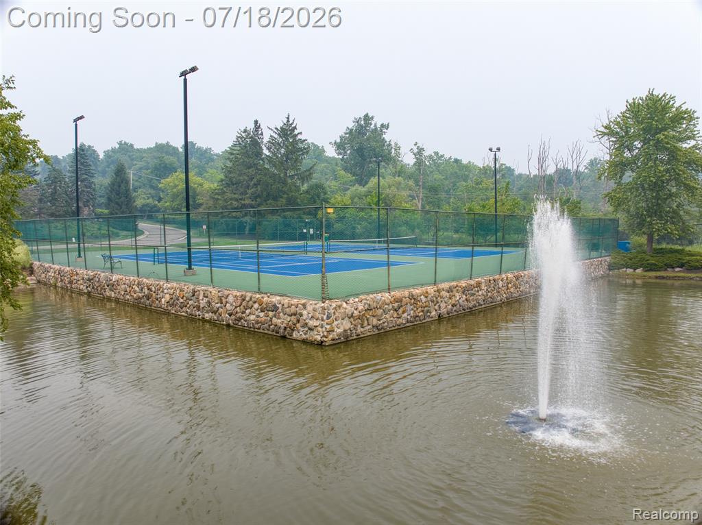 7482 Sheffield, West Bloomfield, MI — Photo 43