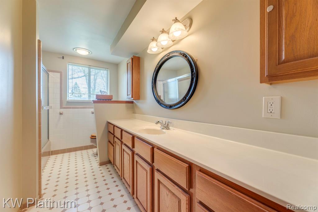 206 E Park Street, Capac, MI 48014 — Photo 14