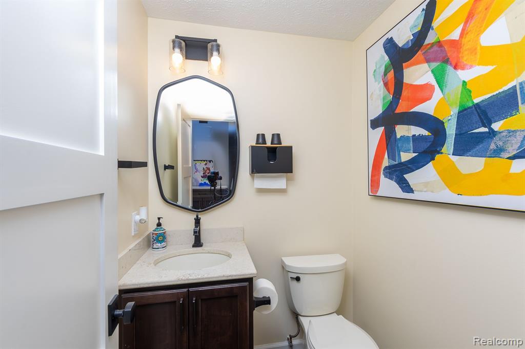 8484 SADDLEWOOD Drive, Brighton, MI 48116 — Photo 15