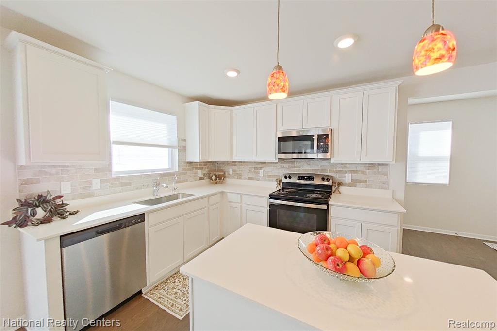 333 Saddleback Court, White Lake, MI — Photo 15