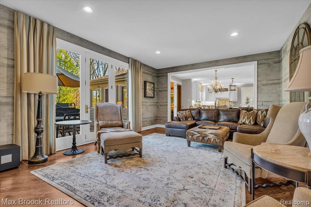 6462 W OAKS Drive, West Bloomfield, MI 48324 — Photo 19