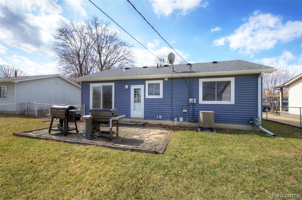 1817 S Pasadena Avenue, Ypsilanti, MI 48198 — Photo 39