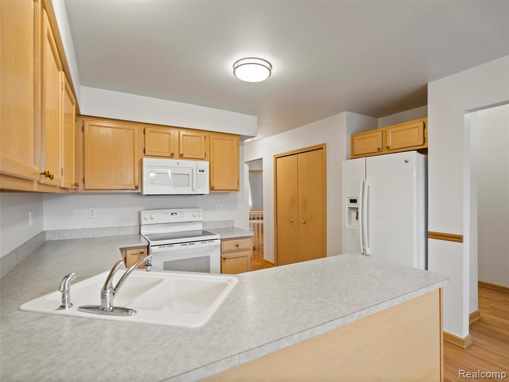 5716 Victory Circle, Sterling Heights, MI 48310 — Photo 7