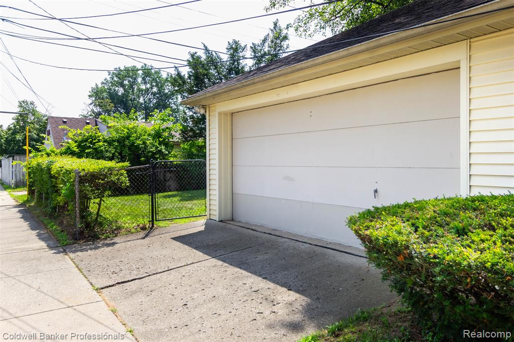 7332 N Vernon Street E, Dearborn Heights, MI 48127 — Photo 25