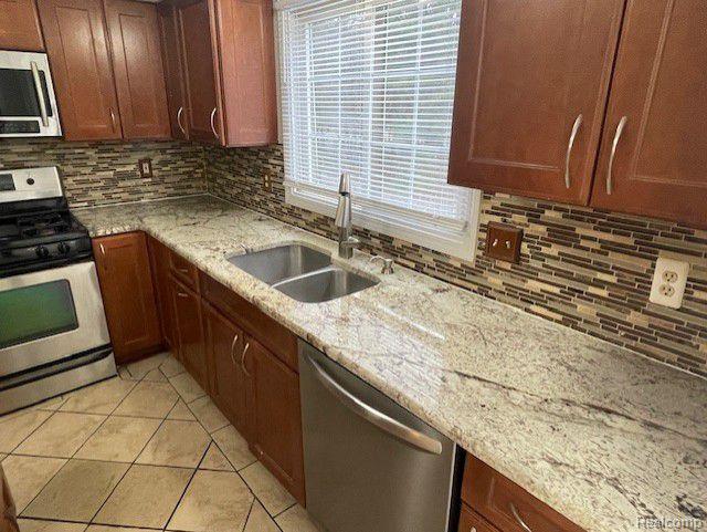 7411 MEADOWCREST, Orchard Lake Village, MI 48324 — Photo 7