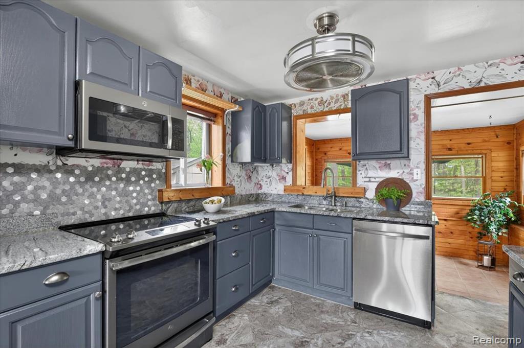2086 Miles Road, Lapeer, MI 48446 — Photo 14