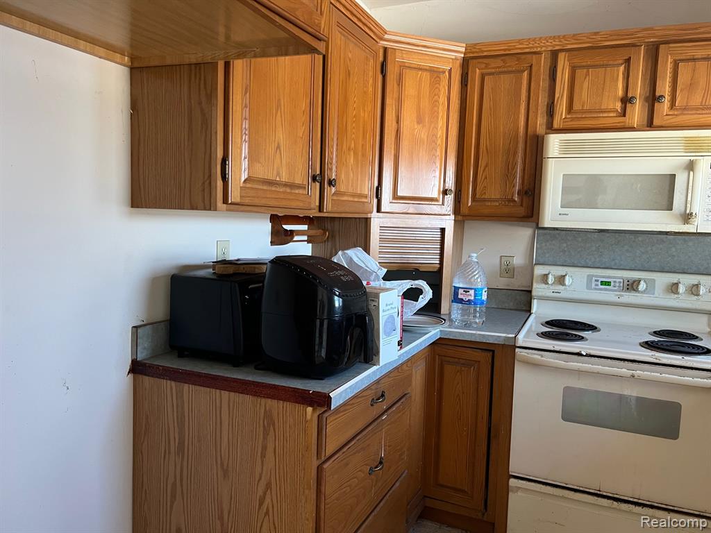 4896 Stanley Road, Columbiaville, MI 48421 — Photo 6