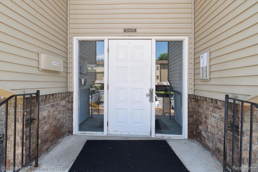 30475 W 14 MILE Road, 95, Farmington Hills, MI 48334 — Photo 3