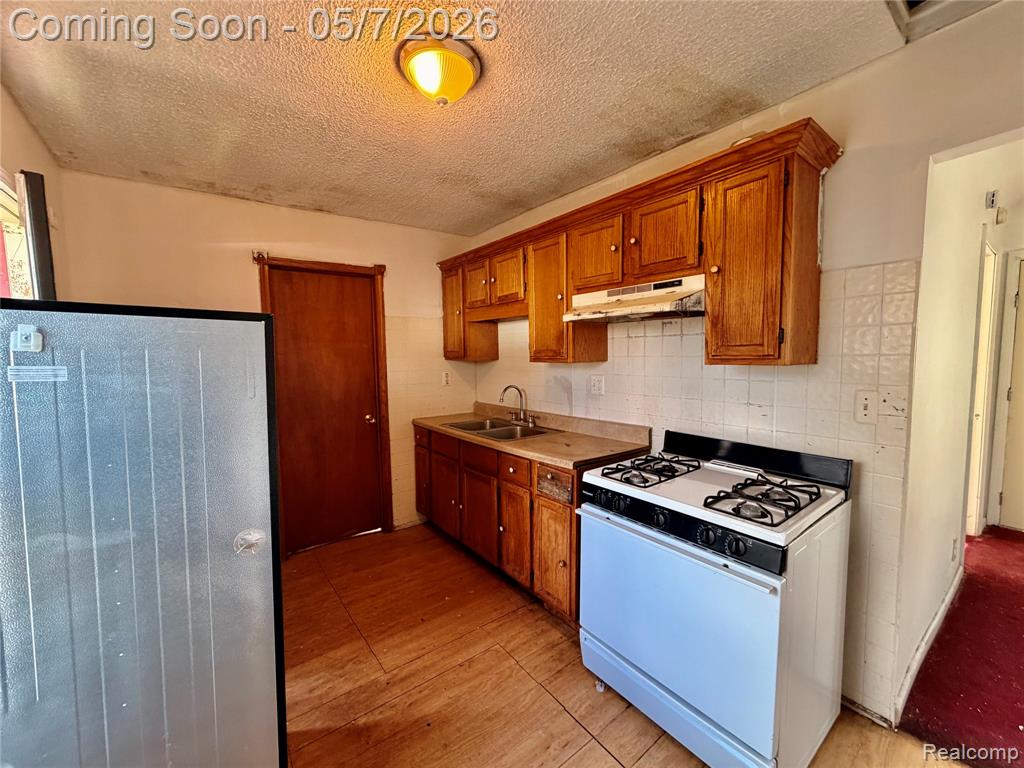 8308 Continental Avenue, Warren, MI 48089 — Photo 5