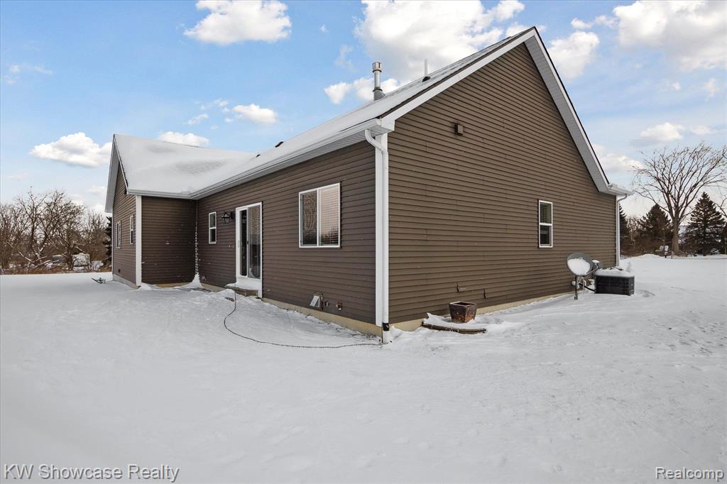 9345 HICKORY RIDGE Road, Holly, MI 48442 — Photo 34