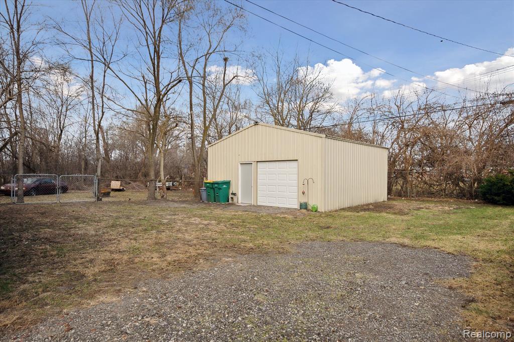 749 Gates Avenue, Ypsilanti, MI 48198 — Photo 24