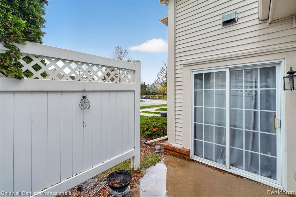 2104 Trailway Court, Commerce Twp, MI 48390 — Photo 4