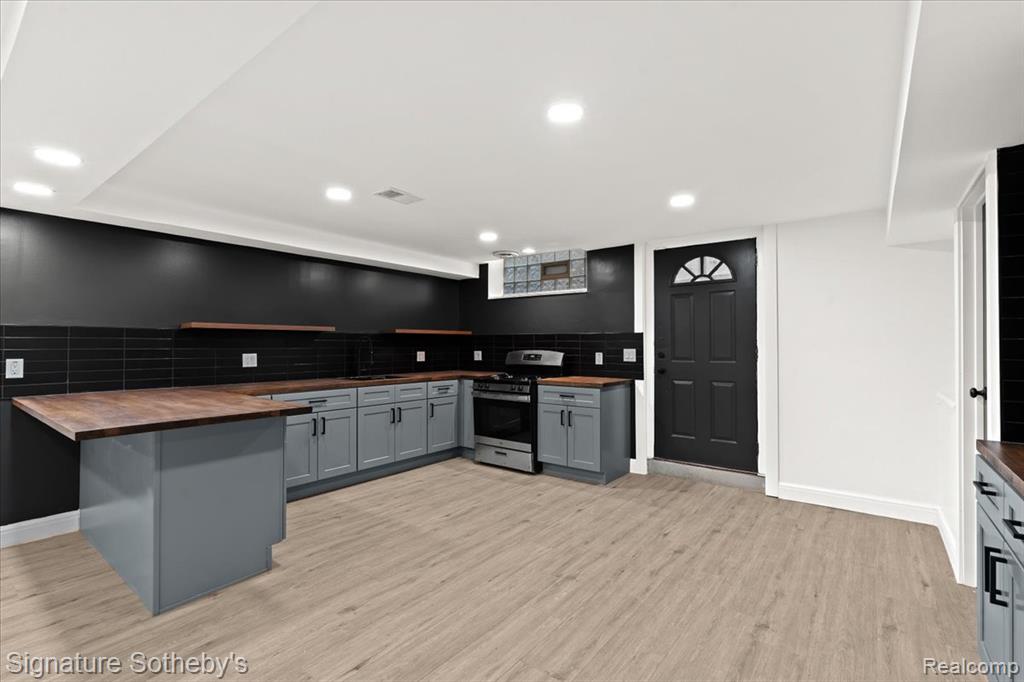 40526 Woodside Drive, Clinton Twp, MI 48038 — Photo 34