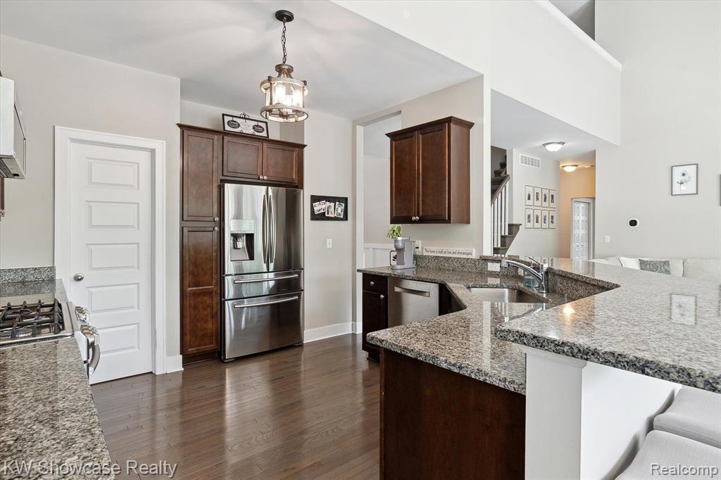 540 NAPA VALLEY Drive, Milford, MI 48381 — Photo 17