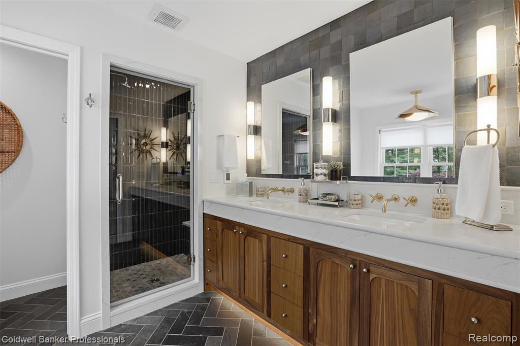 5490 Great Fosters Drive, Rochester, MI 48306 — Photo 18