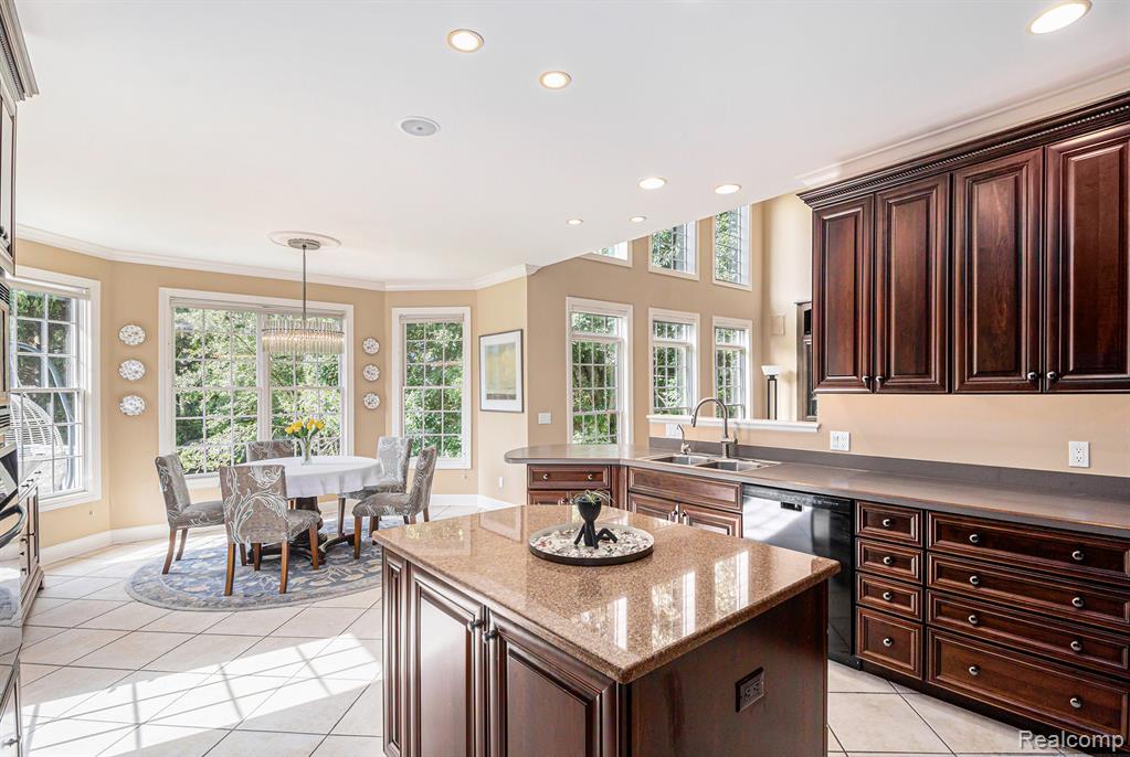 2115 Stonebridge Drive S, Ann Arbor, MI 48108 — Photo 17
