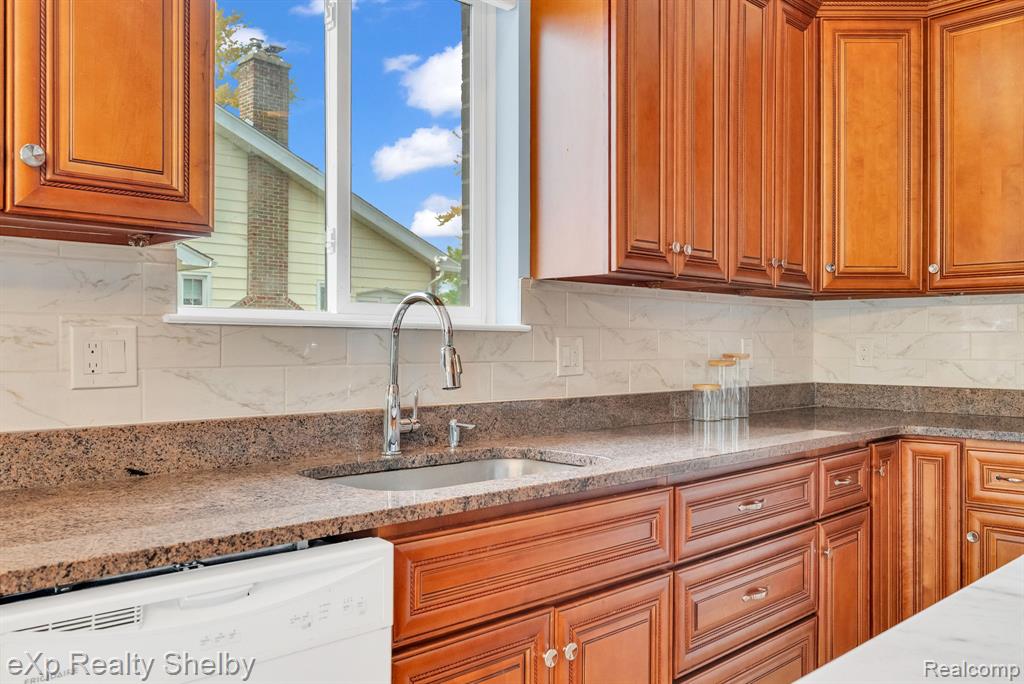 24986 Murray Street, Harrison Township, MI — Photo 19