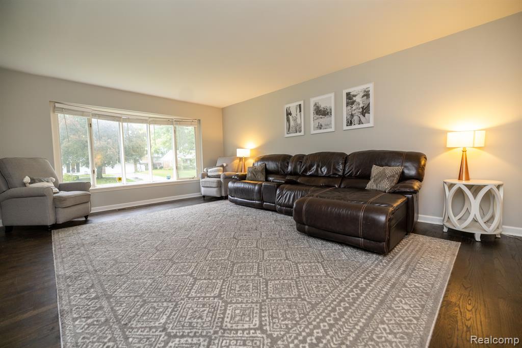 6825 ALDERLEY Way, West Bloomfield, MI — Photo 11