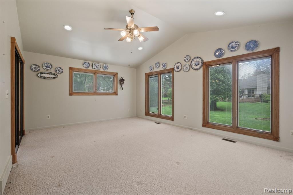 6435 DENTON Drive, Troy, MI 48098 — Photo 9