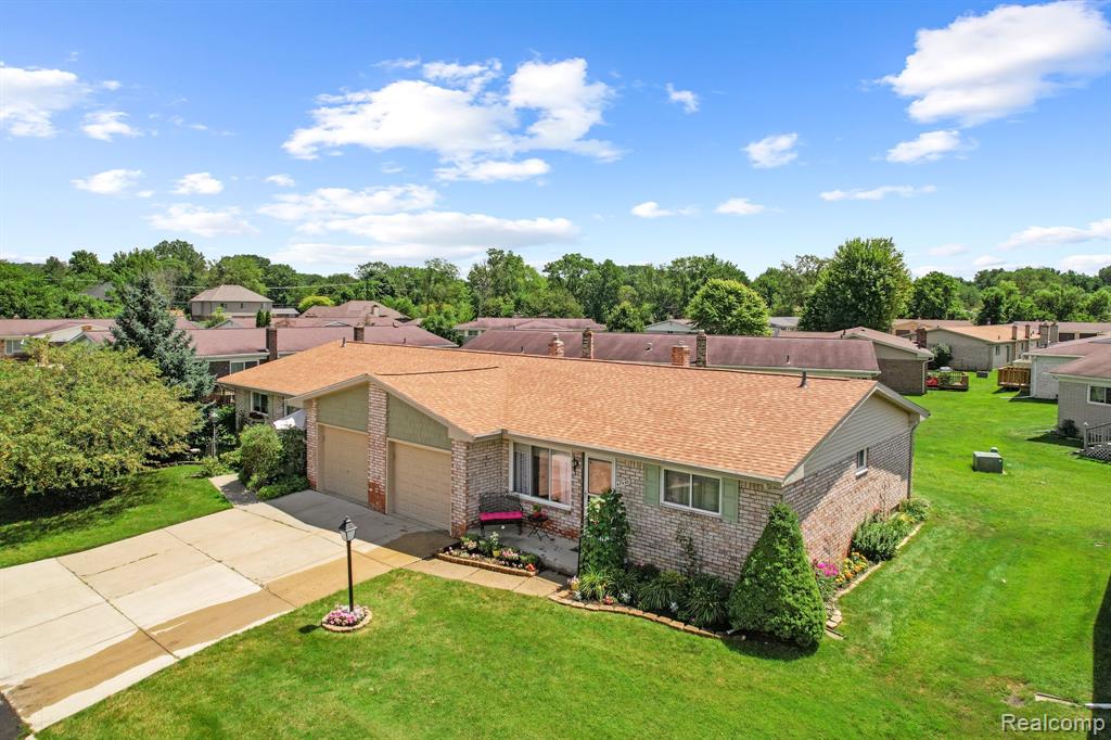 47450 LIZABETH Drive, Chesterfield, MI 48047 — Photo 25