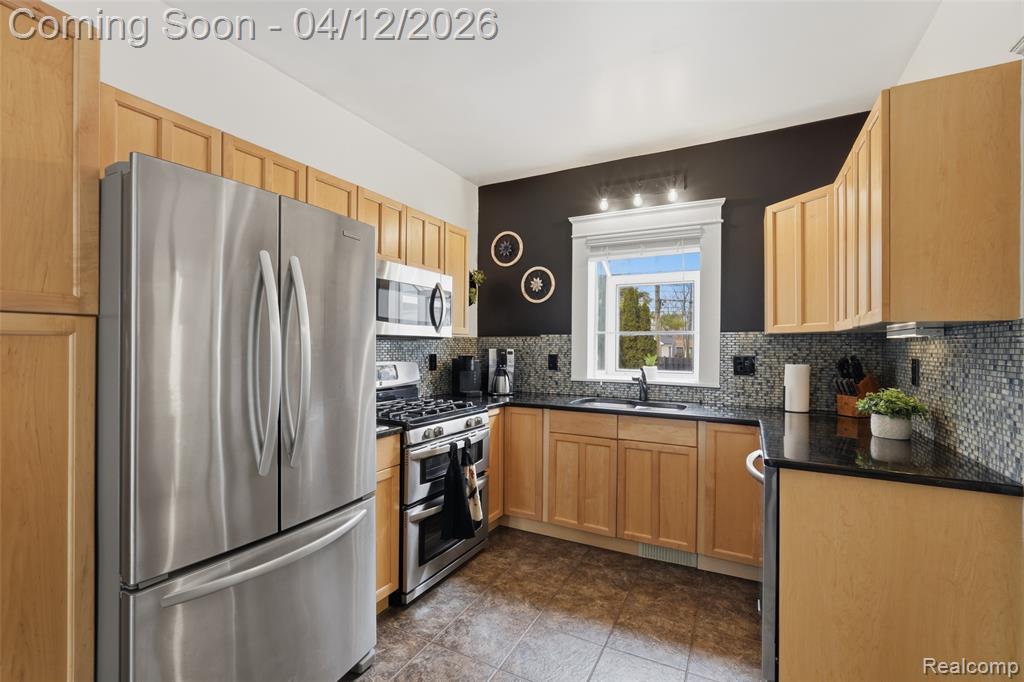 663 Starkweather Street W, Plymouth, MI 48170 — Photo 12