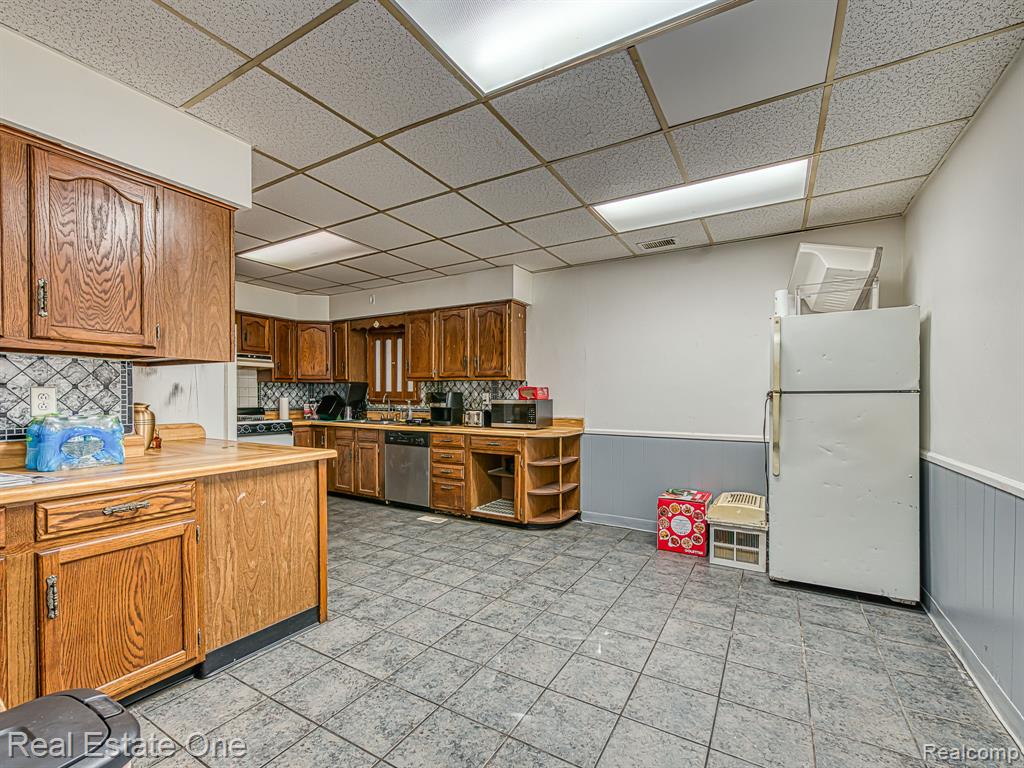411 E Front Street, Monroe, MI 48161 — Photo 14