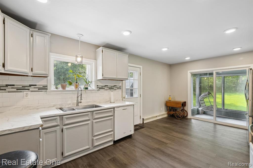 8921 Lake Road, Grosse Ile, MI 48138 — Photo 10