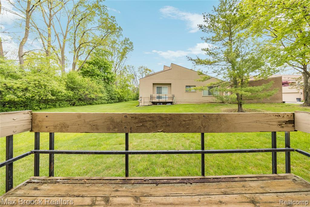 7432 Azalea Court, West Bloomfield, MI — Photo 21