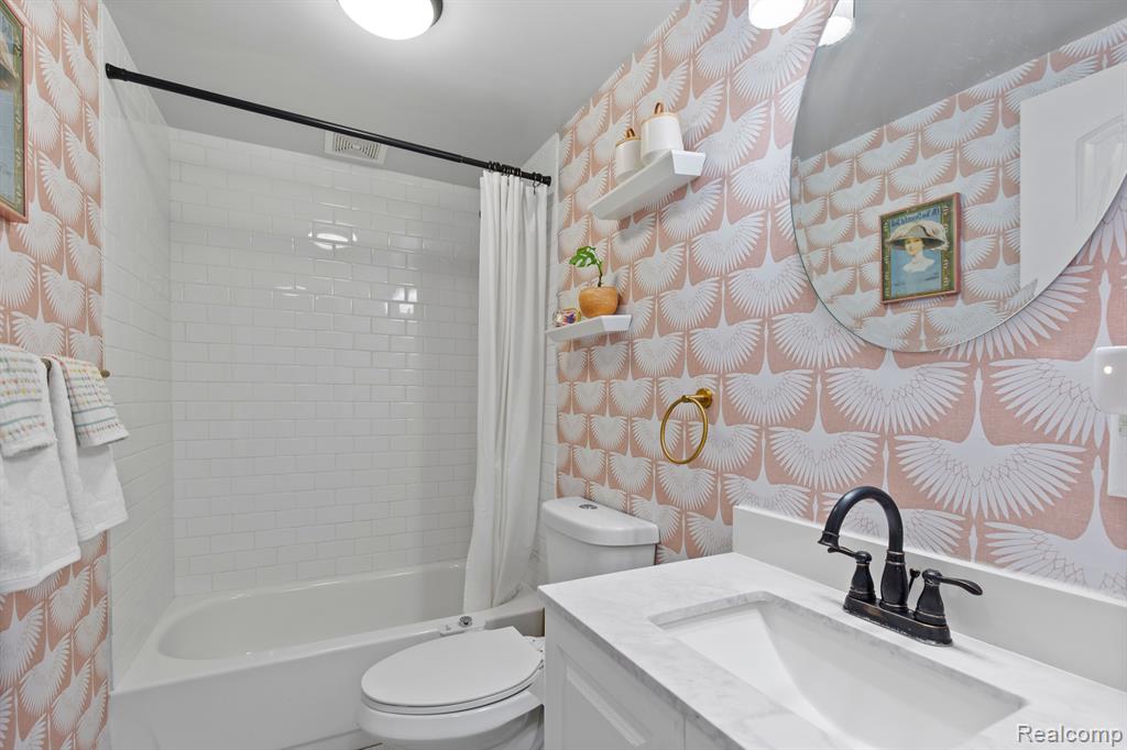 716 WOODLAWN Avenue, Royal Oak, MI 48073 — Photo 23