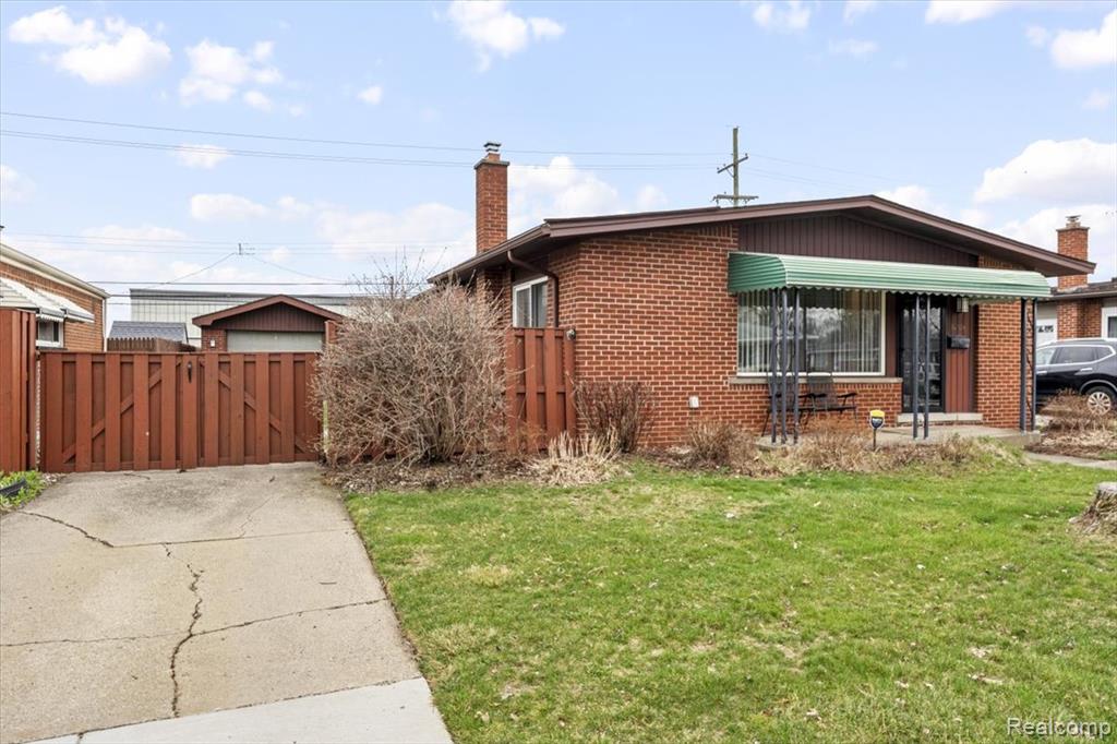 30124 Garry Avenue, Madison Heights, MI 48071 — Photo 2