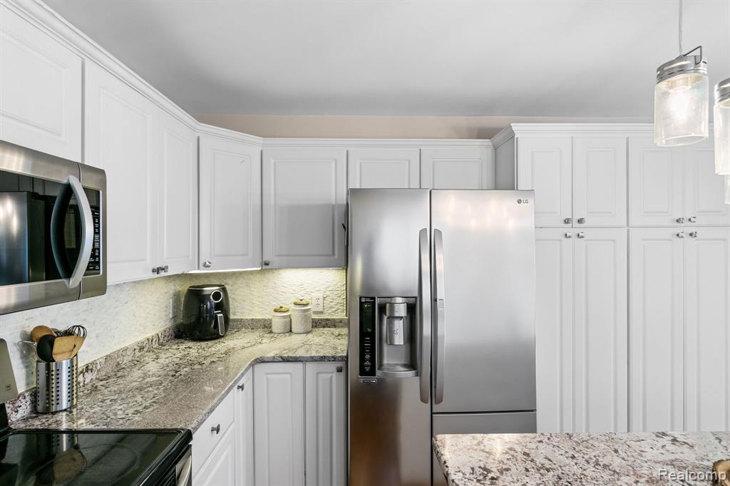 43552 INGLENOOK CT, Sterling Heights, MI 48314 — Photo 20