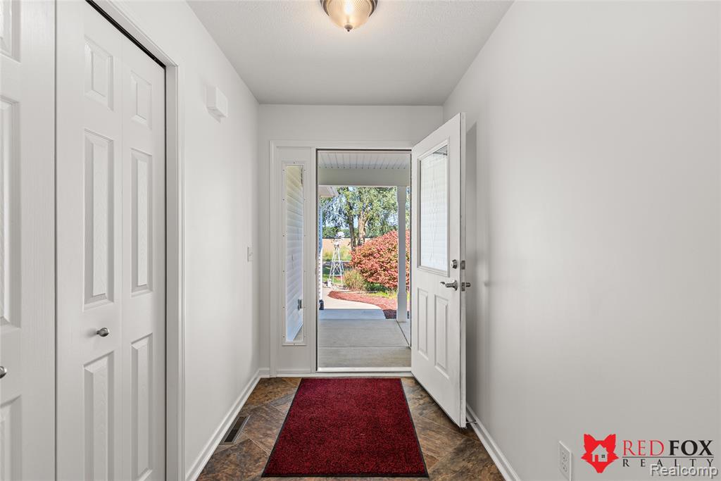 8110 Middleton Road, Corunna, MI 48817 — Photo 12