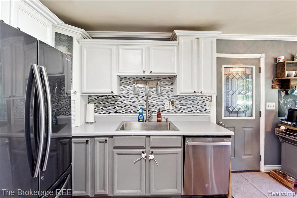 5394 KIMBERLY Drive, Grand Blanc, MI 48439 — Photo 17