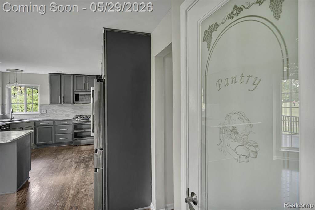 5729 Woodfield Parkway, Grand Blanc, MI 48439 — Photo 26