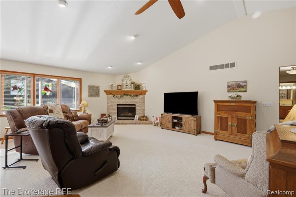 6057 Center Road, Grand Blanc, MI 48439 — Photo 17