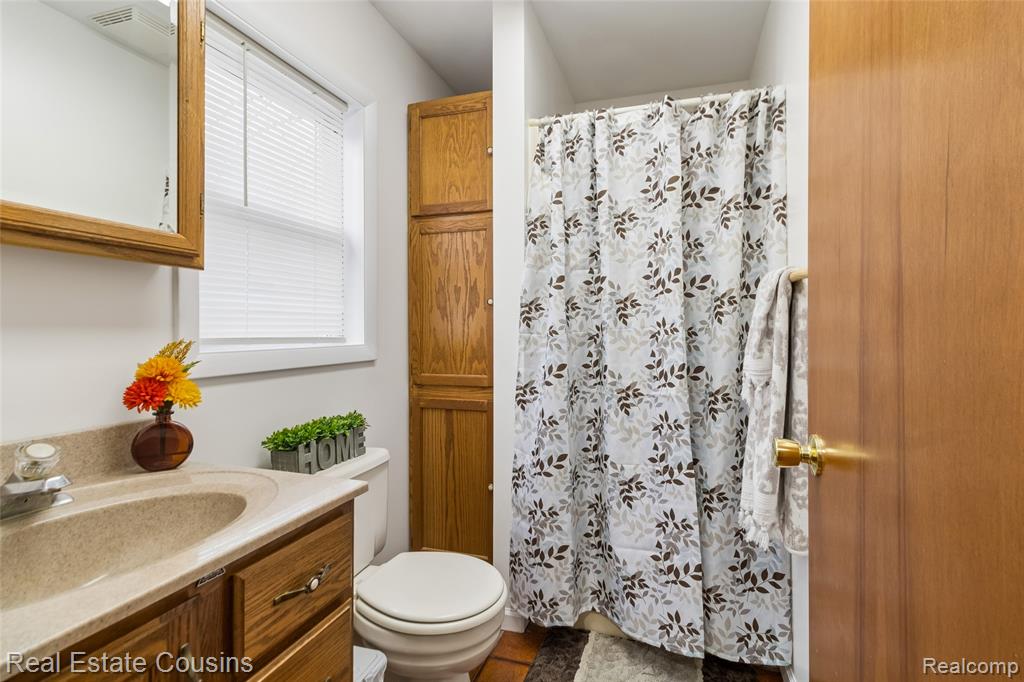1565 W Rolston Road, Linden, MI 48451 — Photo 23