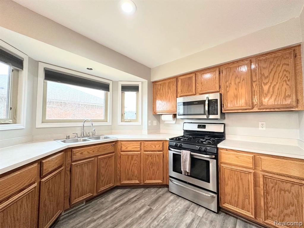 54795 BRADSHAW Drive, New Baltimore, MI 48047 — Photo 11